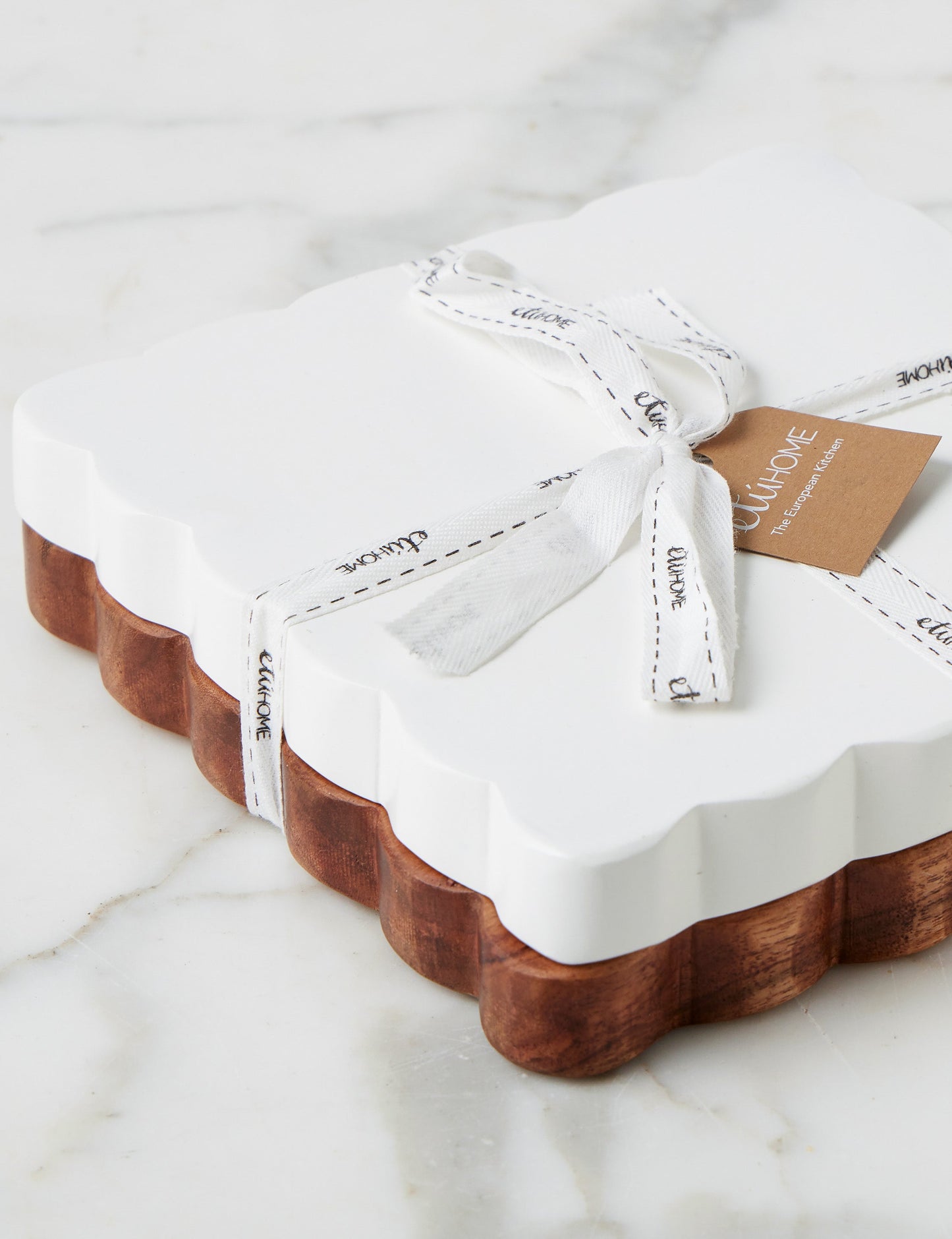 Planches à fromage festonnées en bois (lot de 2) par etúHOME