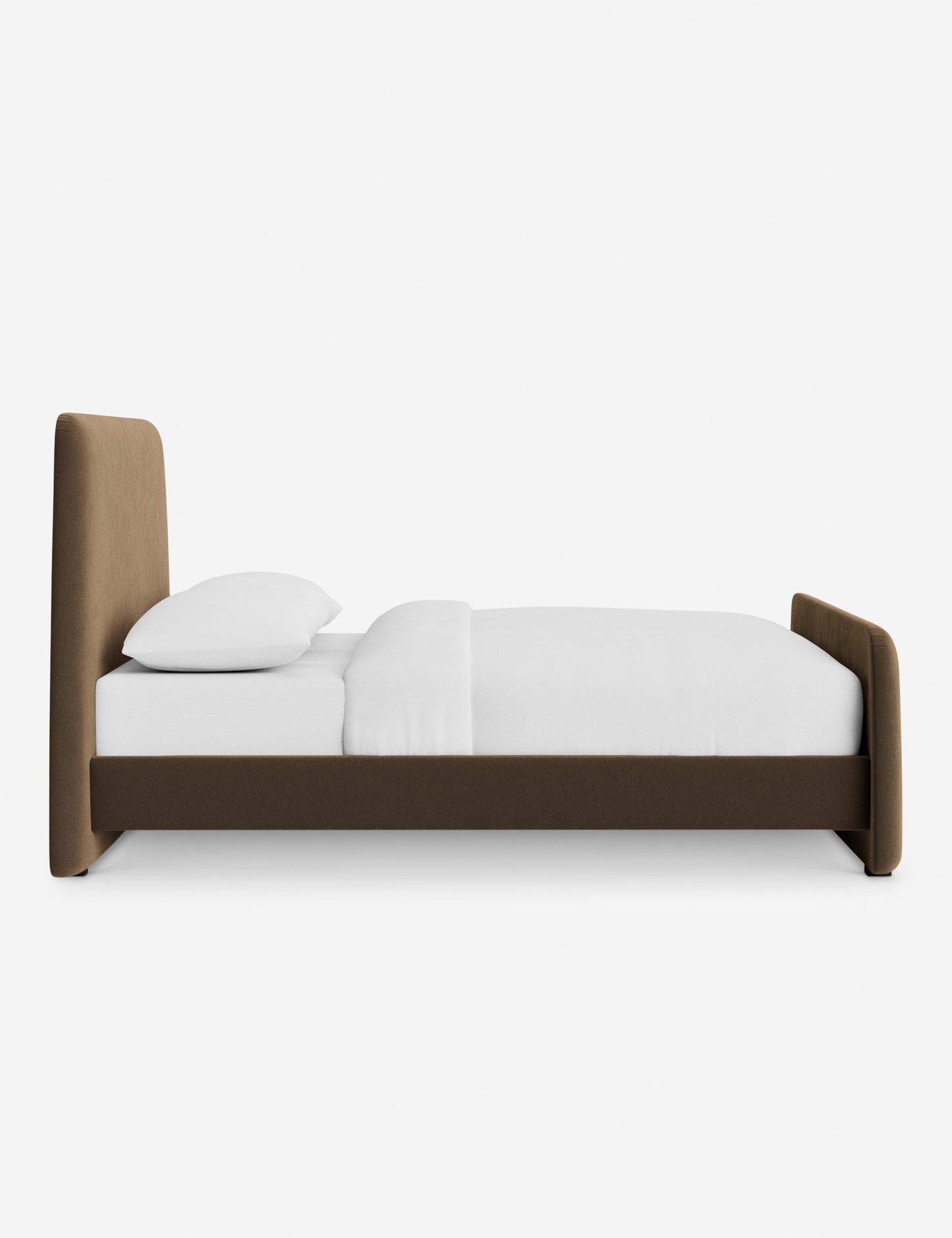 Lit plateforme Lama par DISC Interiors