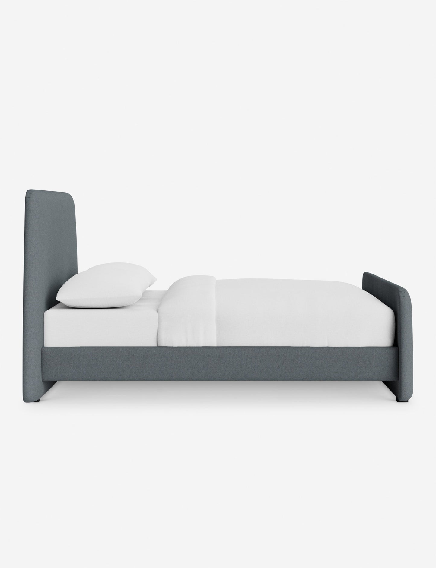 Lit plateforme Lama par DISC Interiors