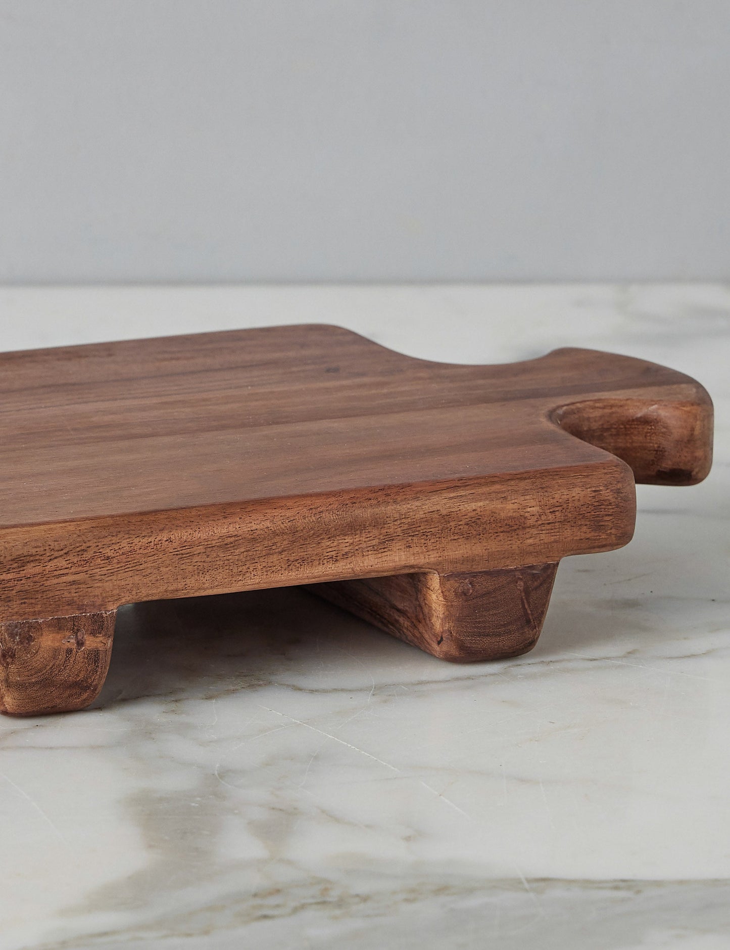 Plateau sur pied en bois Normandy par etúHOME