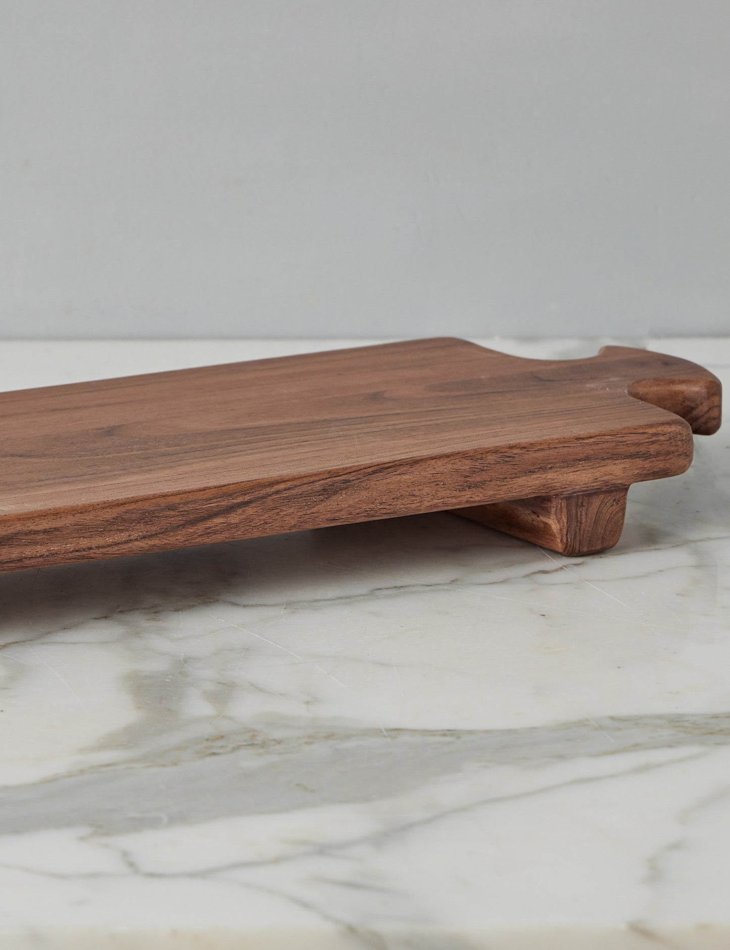 Plateau sur pied en bois Normandy par etúHOME